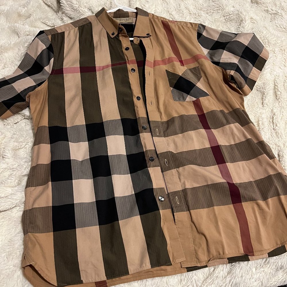 Short-sleeve Burberry Check Stretch Cotton Poplin Shirt in Archive Beige…